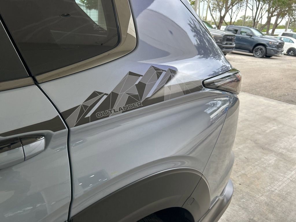 New 2026 Mitsubishi Outlander Trail Edition image 19