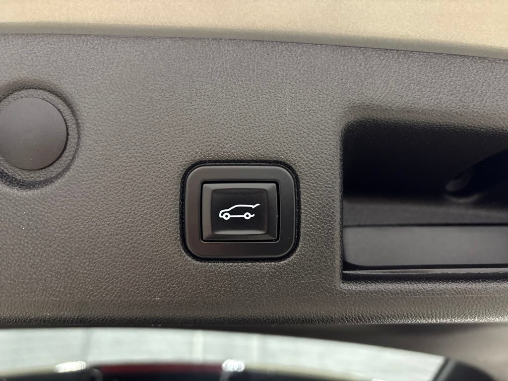 Used 2018 Chevrolet Equinox LT AWD/4WD image 37