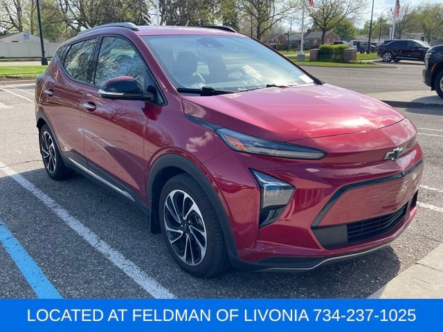 Used 2023 Chevrolet Bolt EUV Premier w/ Sun & Sound Package FWD image 4