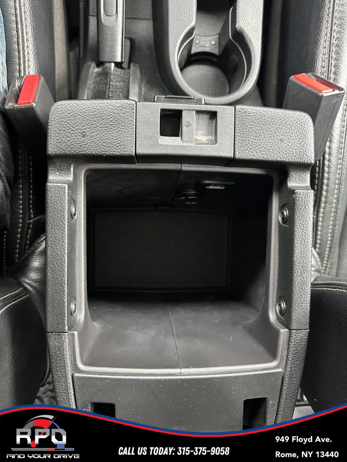 Used 2017 Jeep Wrangler Unlimited Sahara w/ Connectivity Group image 31