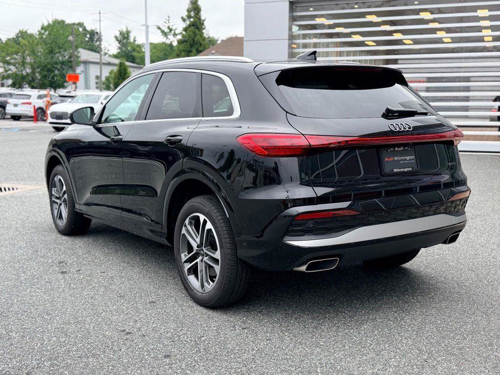 Certified 2025 Audi Q5 Premium w/ Convenience Package AWD/4WD image 4