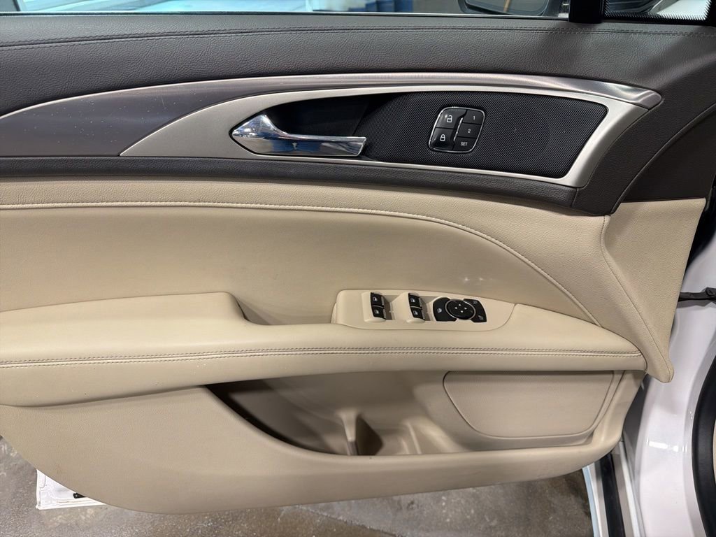 Used 2019 Lincoln MKZ Premiere image 12
