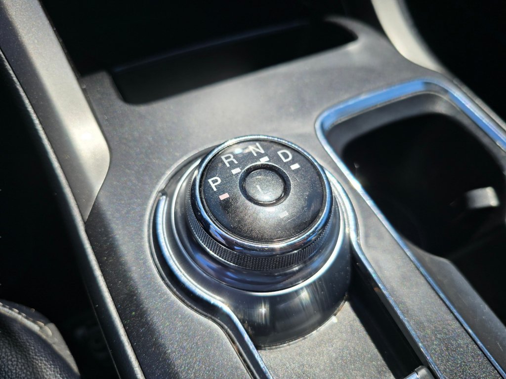 Used 2020 Ford Fusion SEL FWD image 13