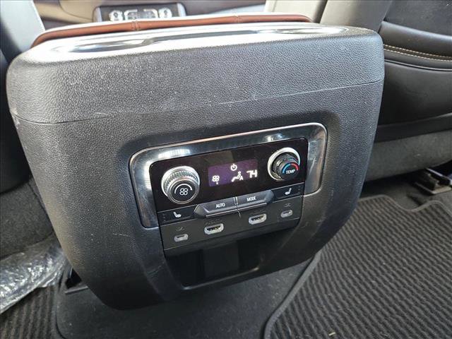 Used 2023 GMC Yukon Denali Ultimate image 16
