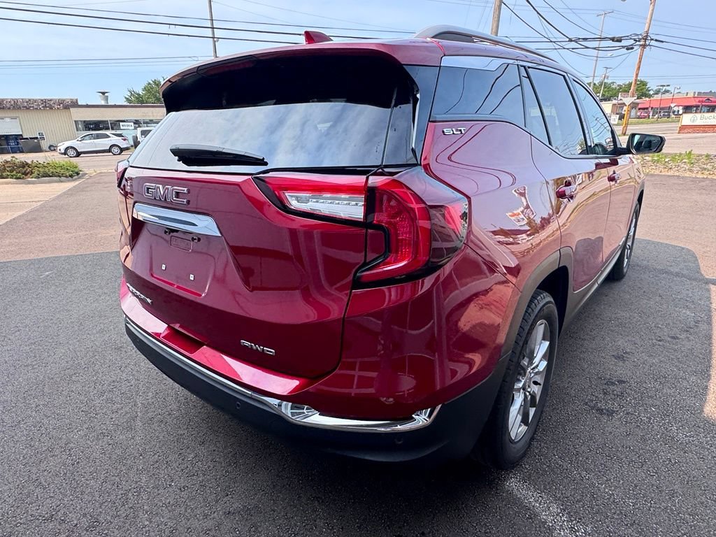 Used 2022 GMC Terrain SLT w/ Tech Package AWD/4WD image 7