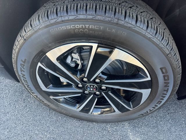 New 2025 Buick Enclave Sport Touring w/ LPO, Floor Liner Package image 10