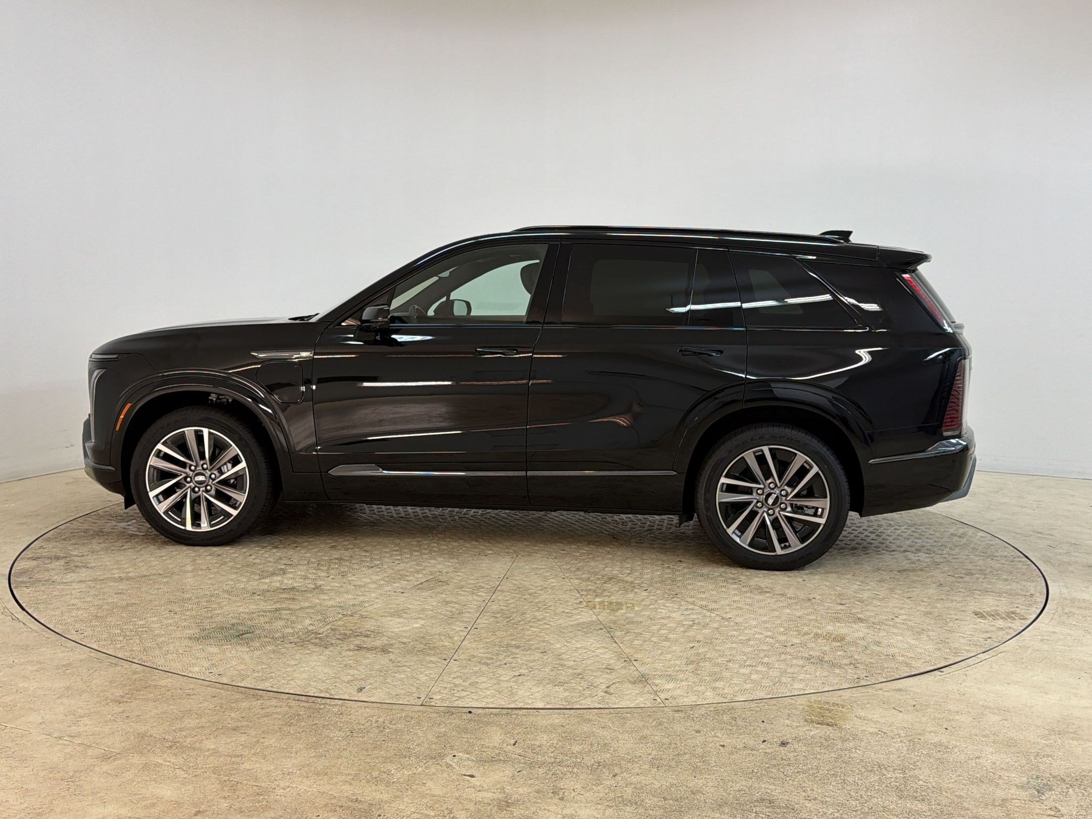 New 2027 Cadillac Vistiq Sport w/ LPO, Floor Liner Package AWD/4WD image 2