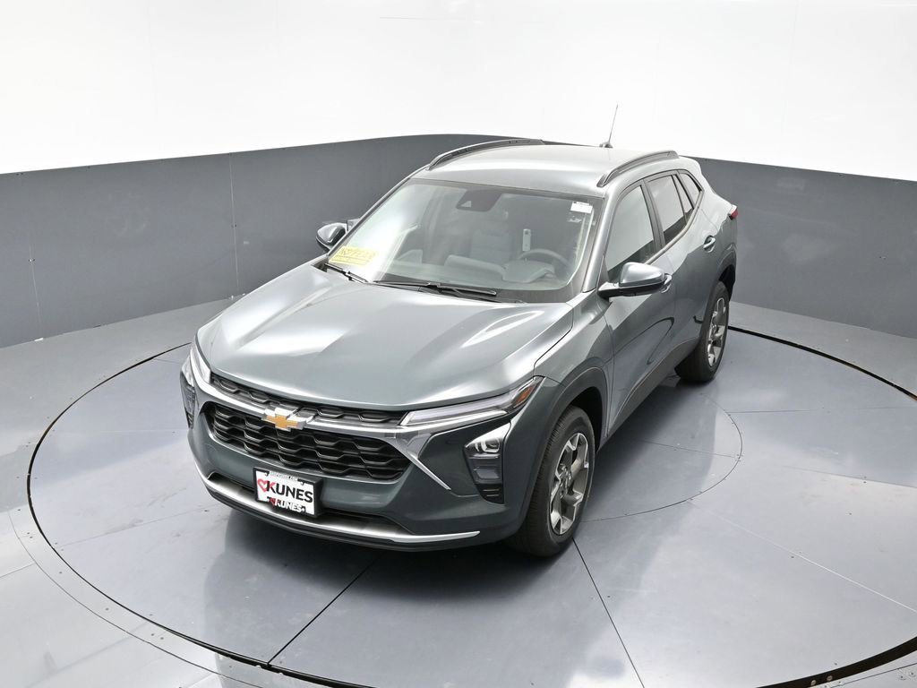 New 2025 Chevrolet Trax LT w/ Driver Confidence Package image 36