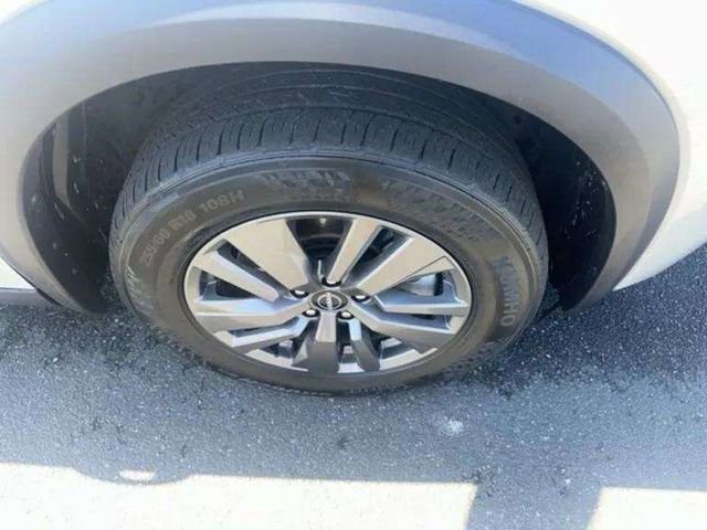 Used 2025 Nissan Pathfinder SV image 19