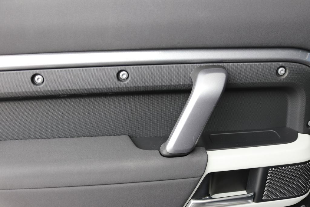 Used 2023 Land Rover Defender 110 X-Dynamic SE image 22