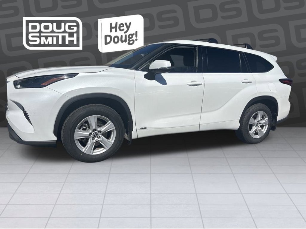 Used 2022 Toyota Highlander LE AWD/4WD image 2