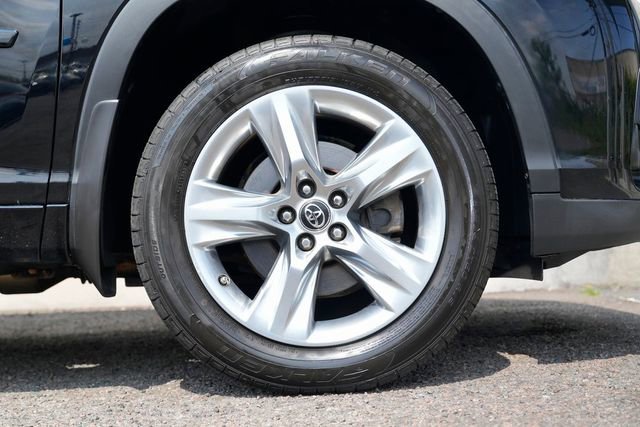 Used 2017 Toyota Highlander Limited image 12