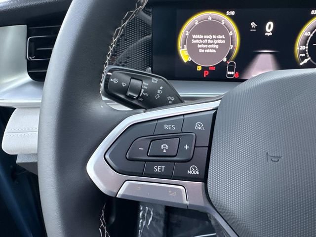 Used 2025 Volkswagen Tiguan SE w/ Panoramic Sunroof Package image 17