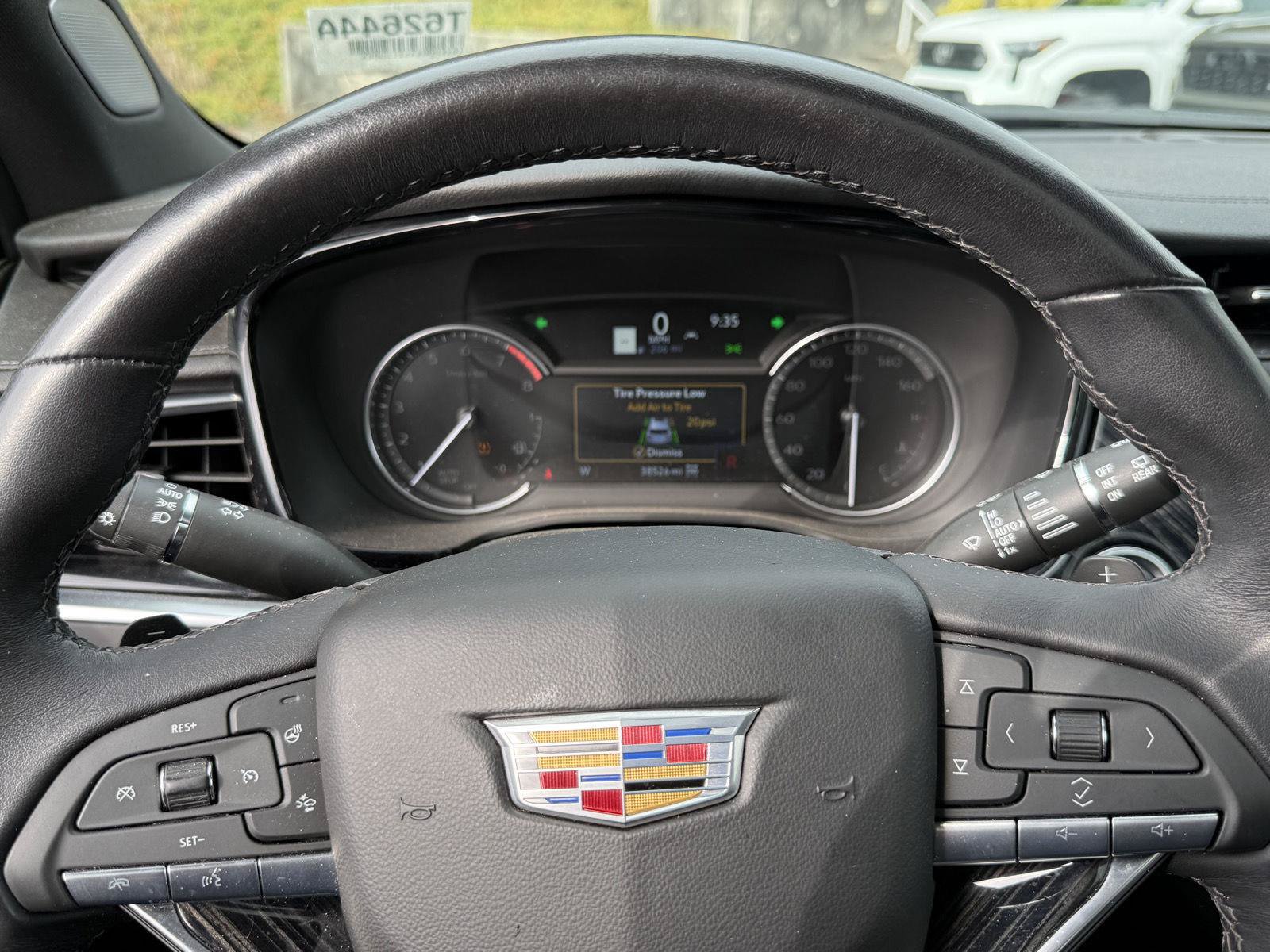 Used 2025 Cadillac XT6 Premium Luxury AWD/4WD image 18