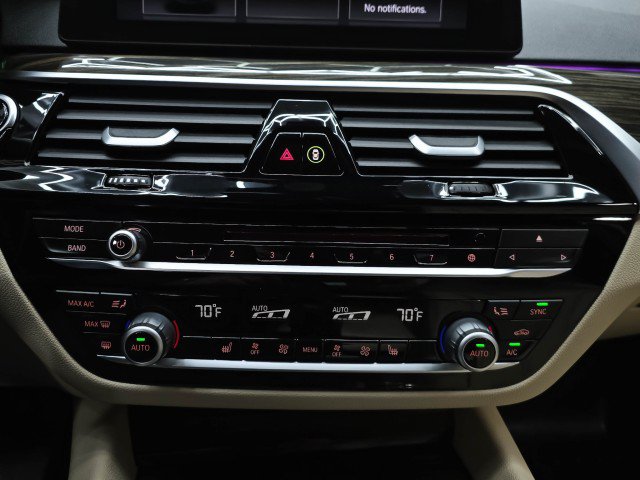 Used 2018 BMW 530i xDrive AWD/4WD image 29