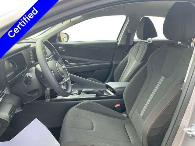 Certified 2025 Hyundai Elantra SE FWD image 10