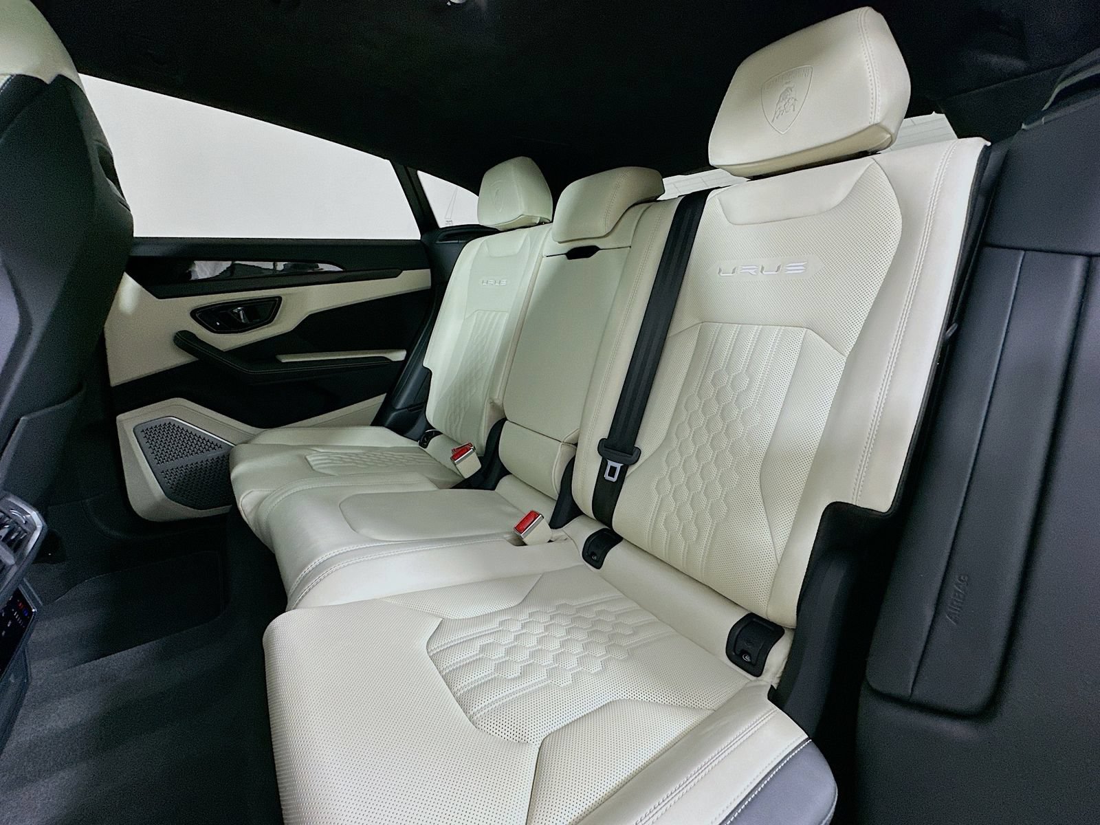 Used 2024 Lamborghini Urus S AWD/4WD image 38