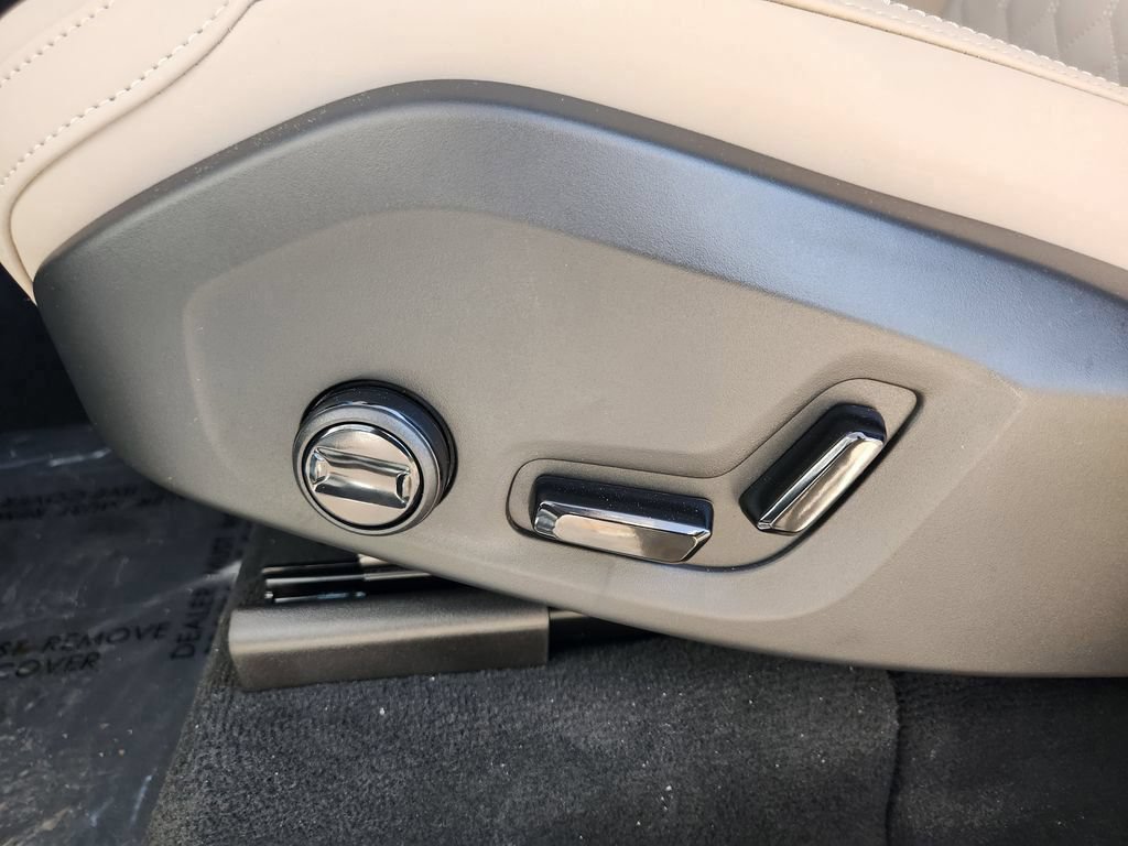 New 2026 Volvo XC90 B5 Core AWD/4WD image 13
