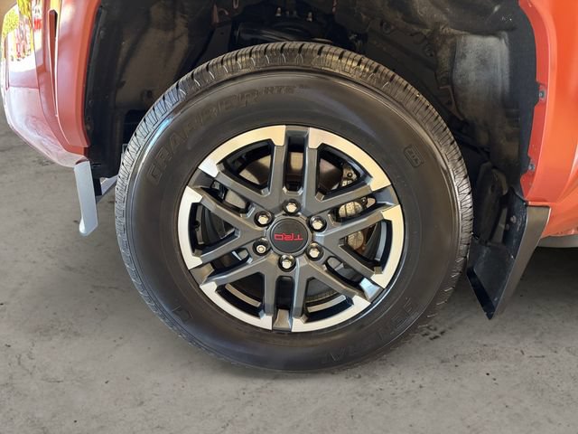 Used 2025 Toyota Tacoma TRD Sport AWD/4WD image 15