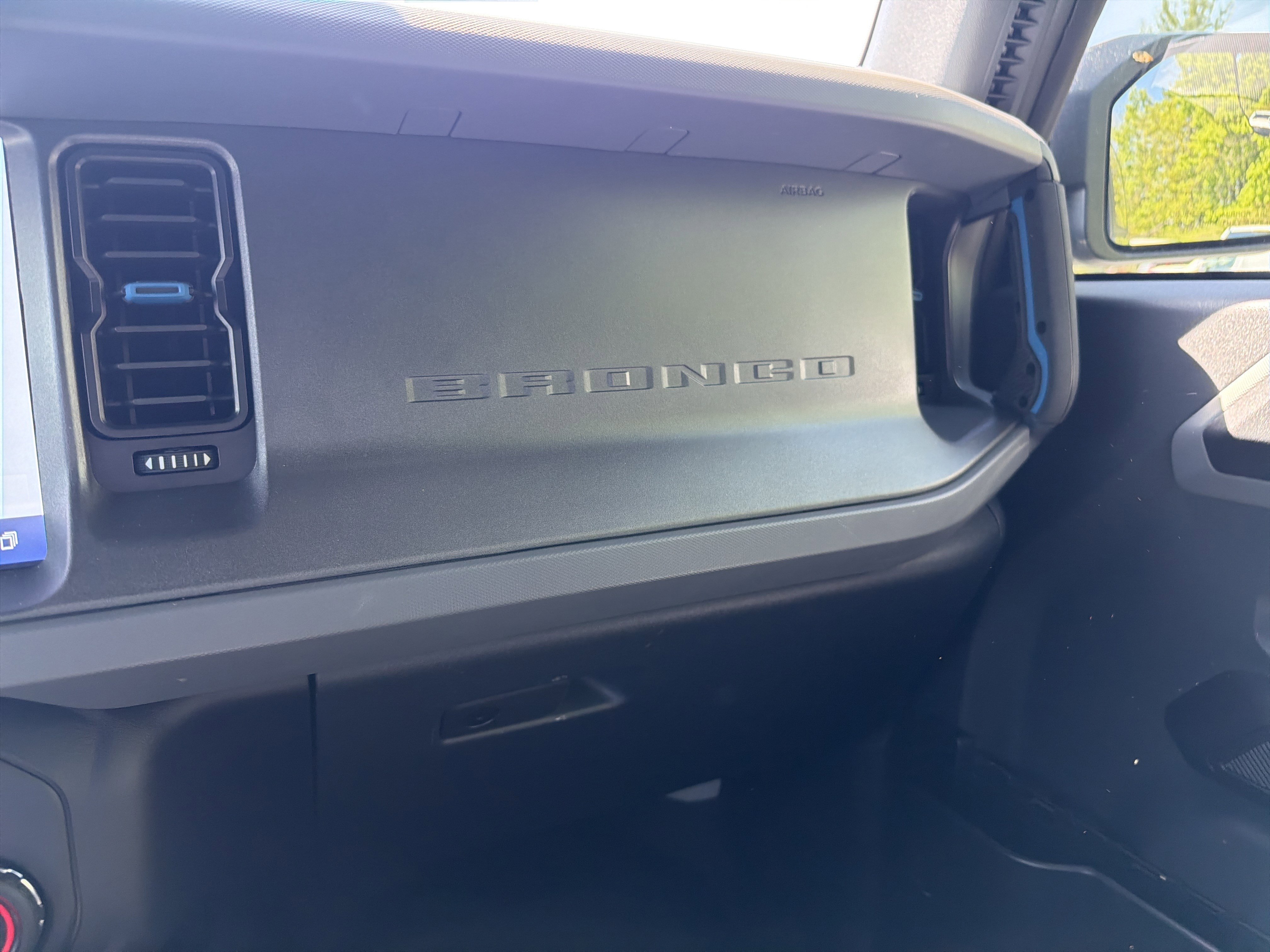 Used 2024 Ford Bronco Black Diamond image 19