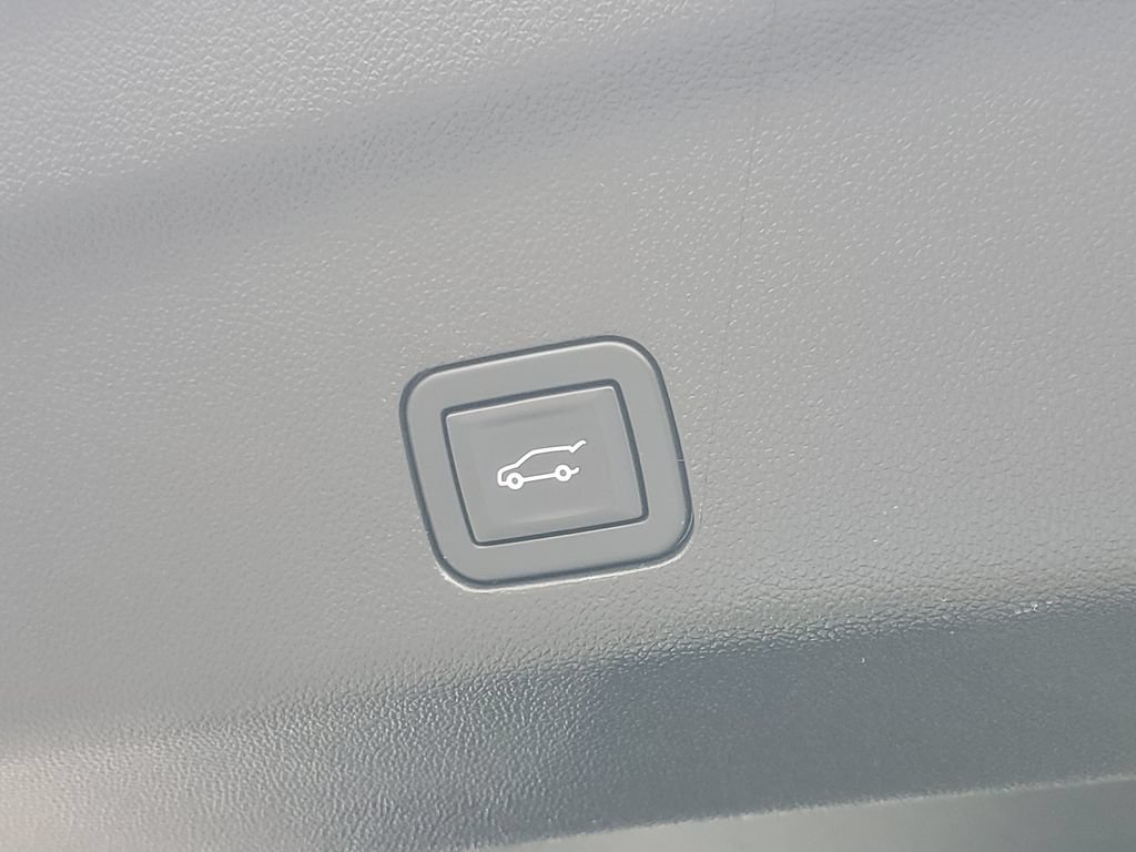 Used 2023 Chevrolet Tahoe High Country RWD image 33