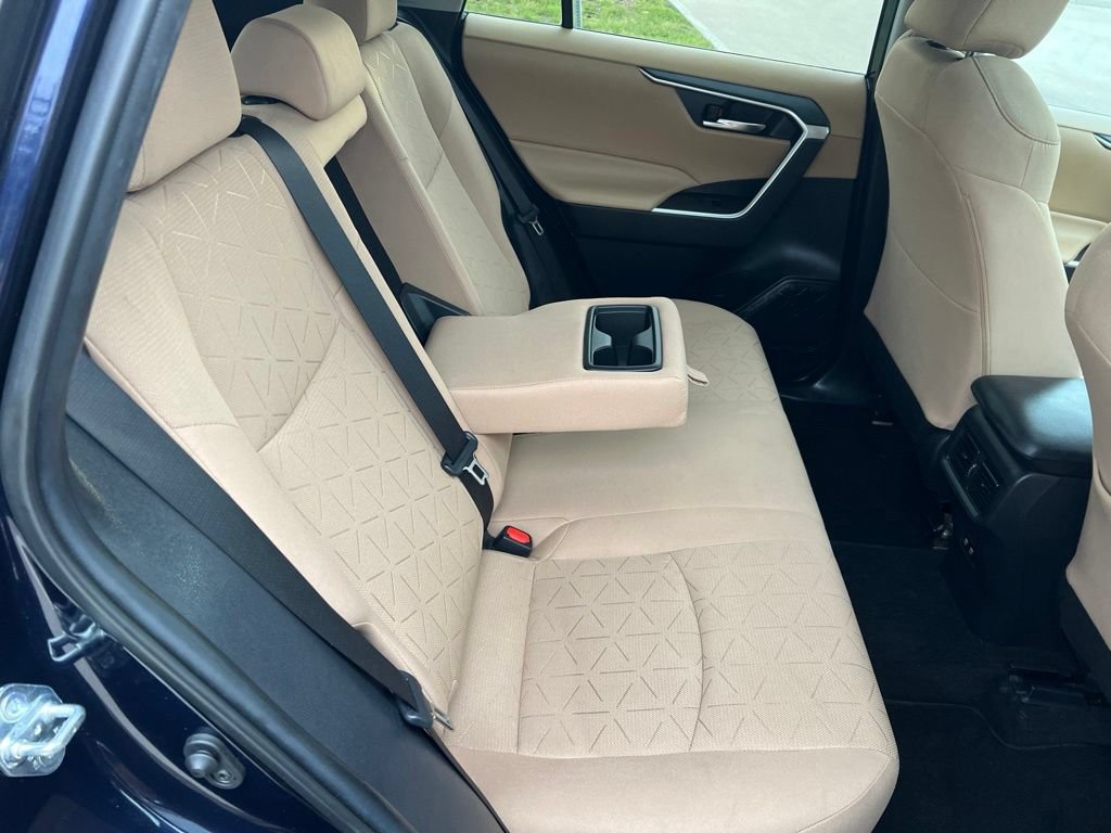 Used 2021 Toyota RAV4 XLE w/ Convenience Package FWD image 24