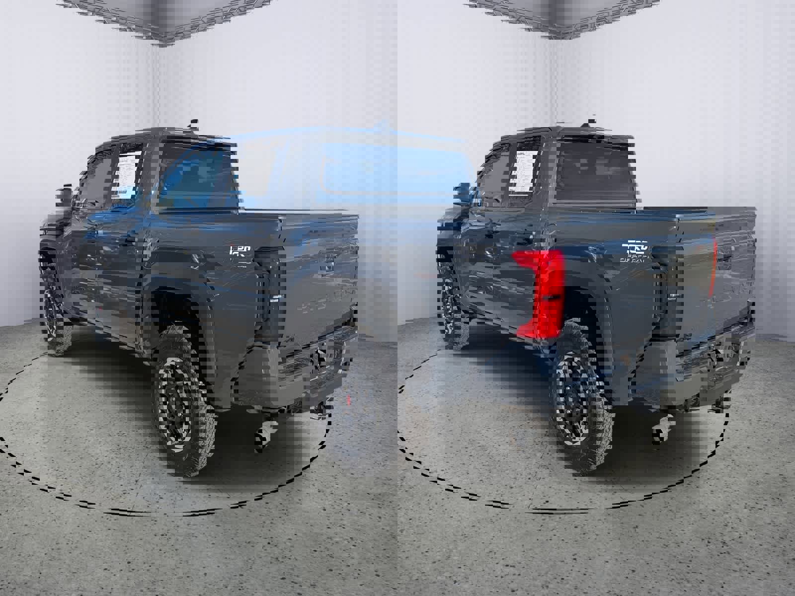 Used 2025 Toyota Tacoma TRD Off-Road image 4