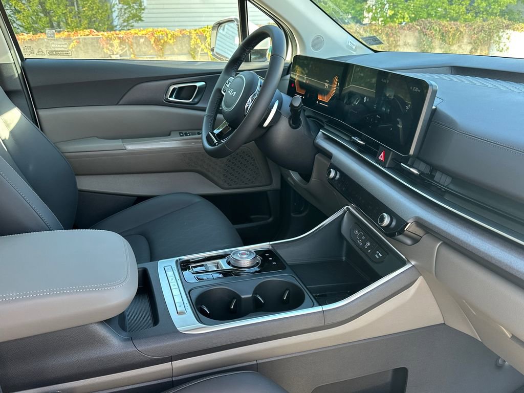 New 2026 Kia Carnival EX image 12