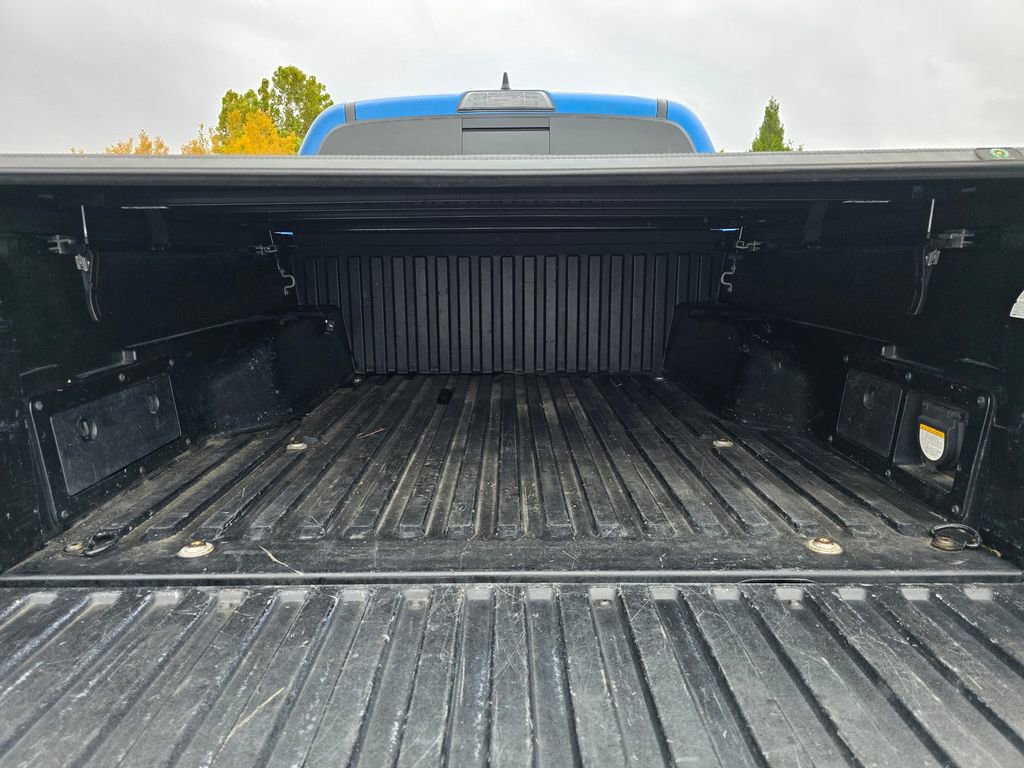 Used 2018 Toyota Tacoma TRD Off-Road image 17