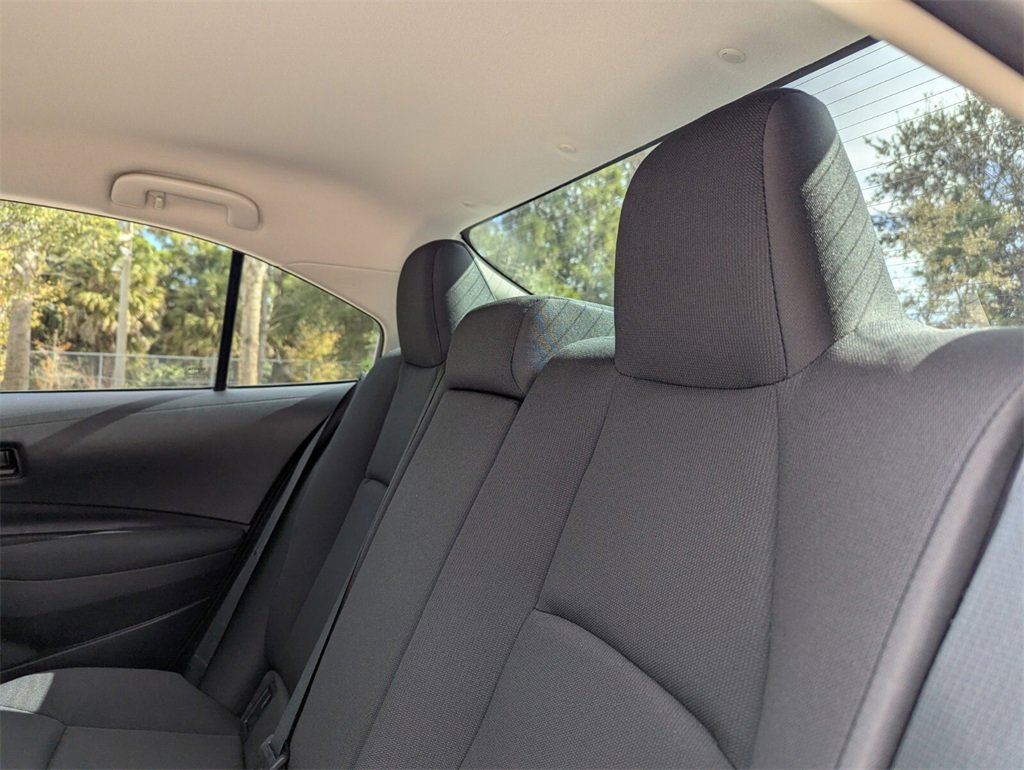 Used 2025 Toyota Corolla LE image 20