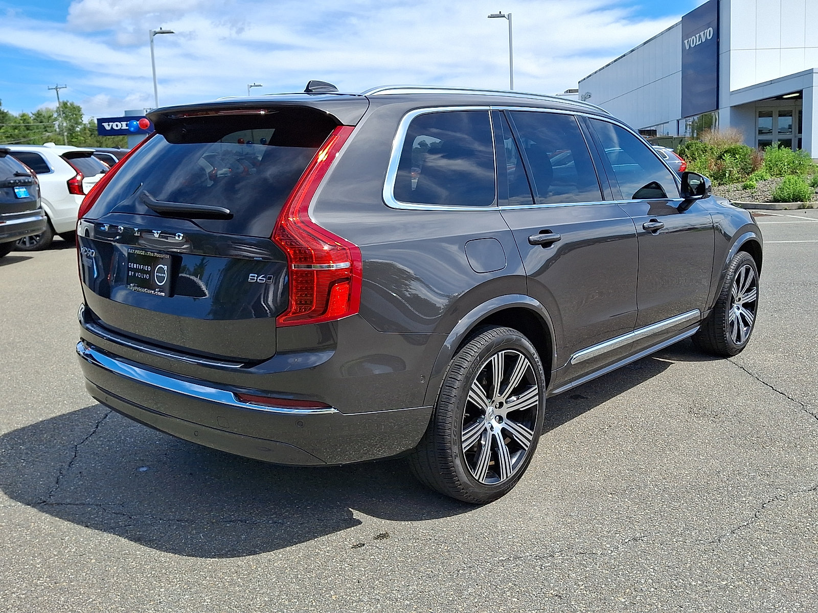 Certified 2024 Volvo XC90 B6 Plus AWD/4WD image 7
