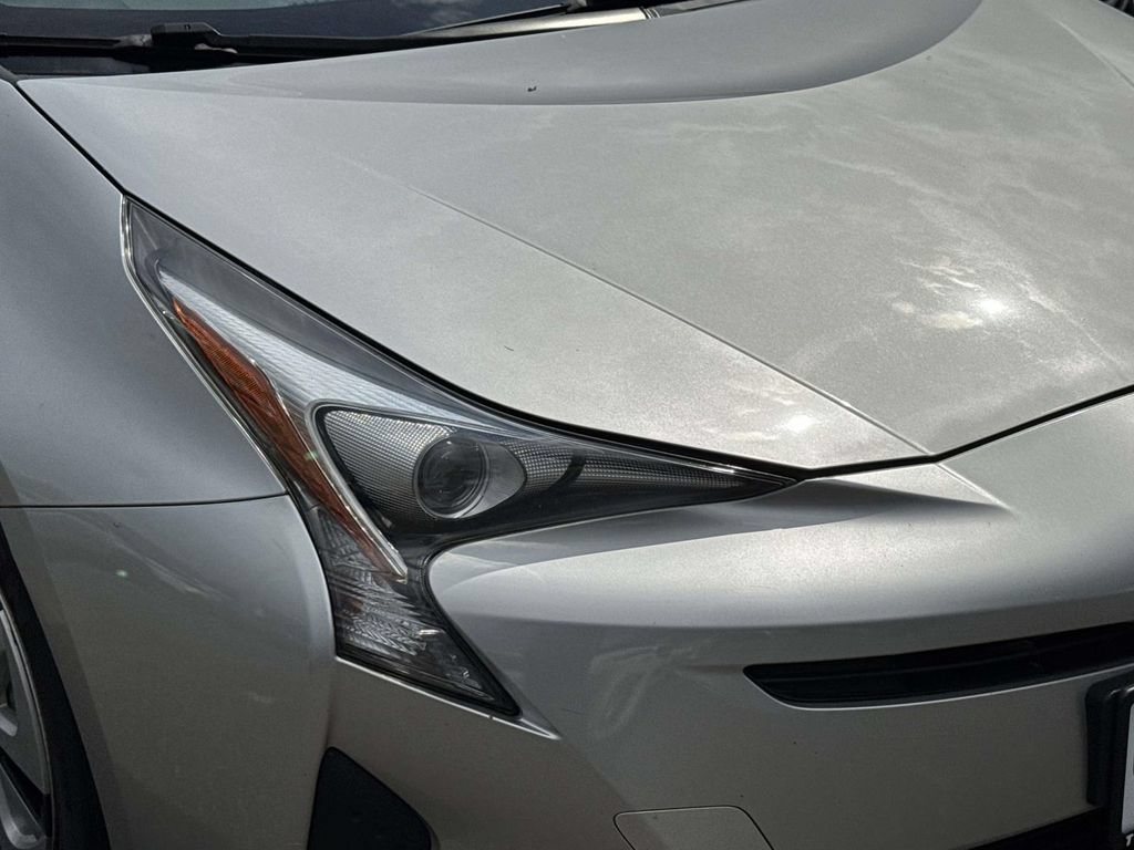 Used 2017 Toyota Prius Four FWD image 9
