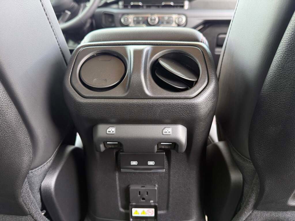 New 2025 Jeep Wrangler Unlimited Rubicon image 23