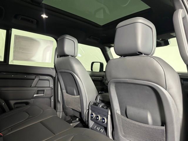 New 2026 Land Rover Defender 110 X-Dynamic SE AWD/4WD image 30