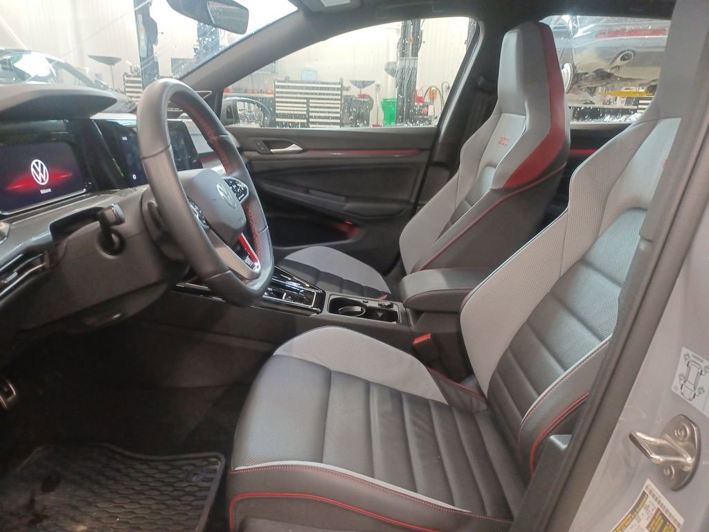 Used 2024 Volkswagen GTI SE image 9
