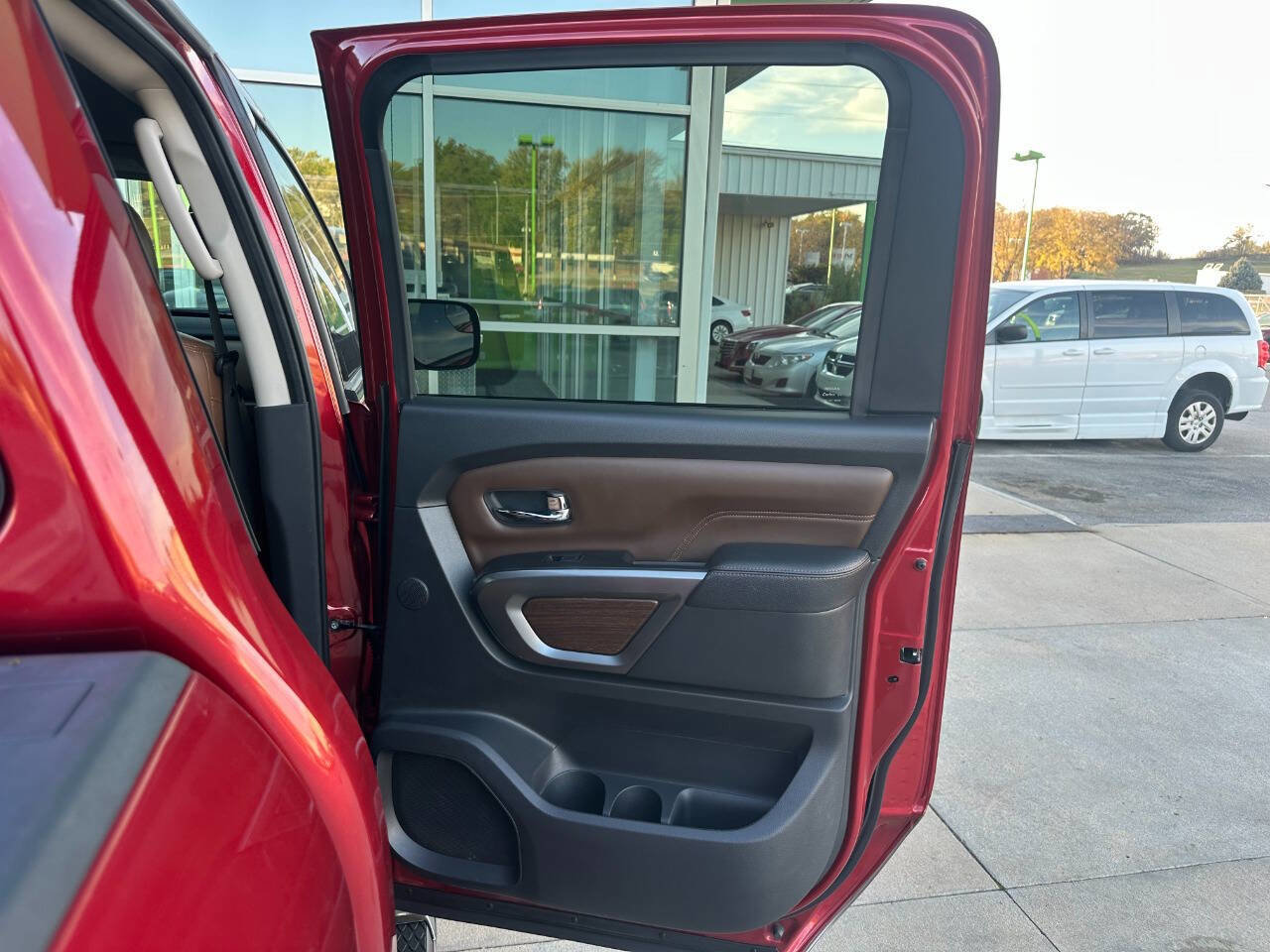 Used 2019 Nissan Titan Platinum Reserve w/ Platinum Utility Package image 46