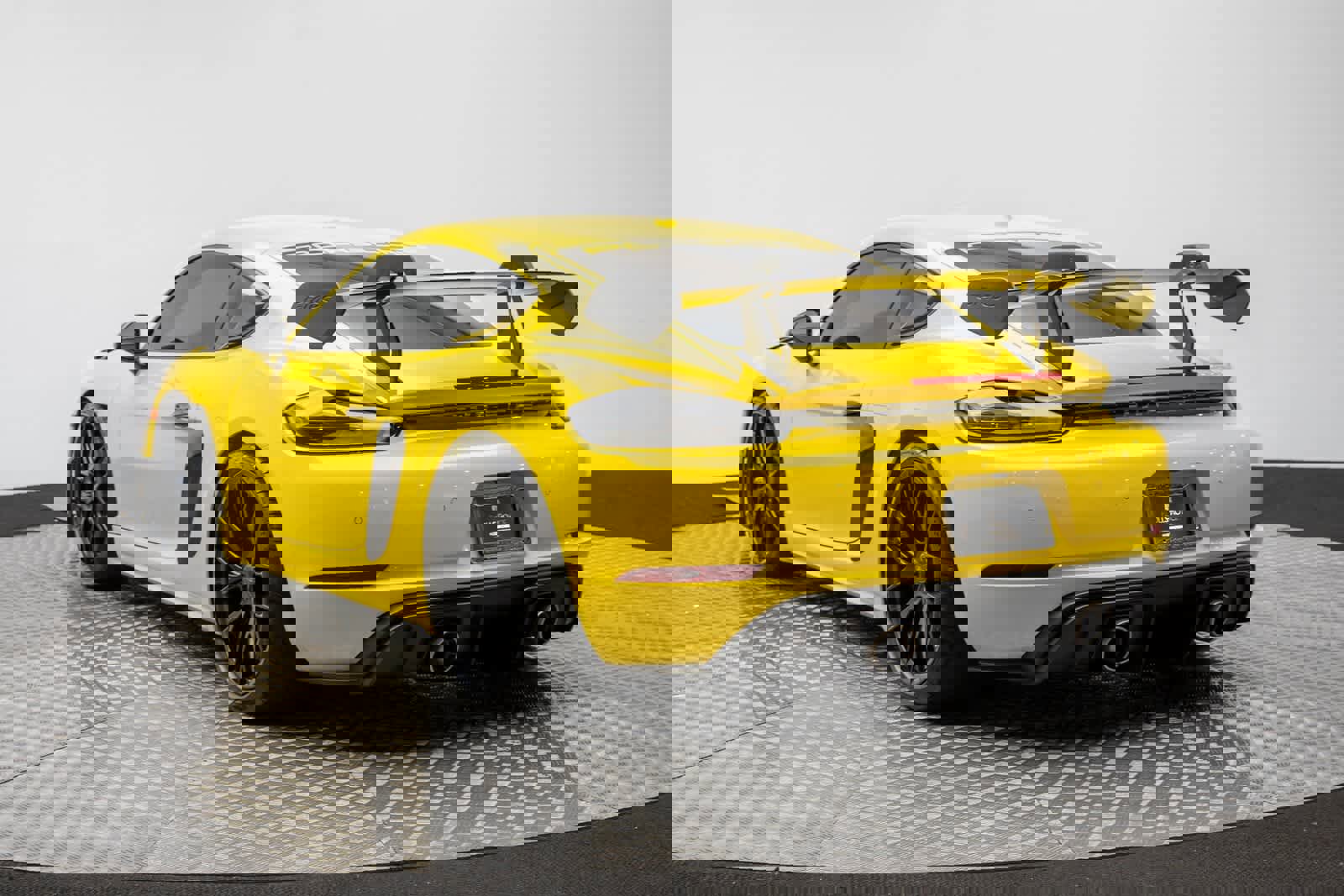 Used 2024 Porsche 718 Cayman GT4 RS image 4