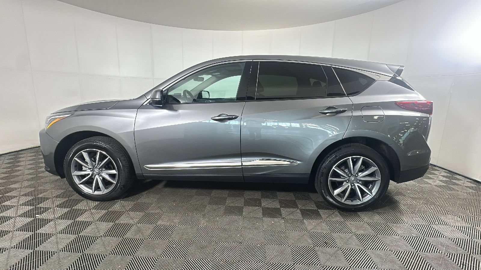 Used 2023 Acura RDX w/ Technology Package AWD/4WD image 5