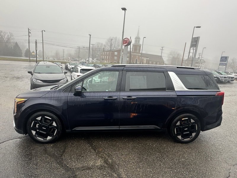 Used 2025 Kia Carnival EX image 6