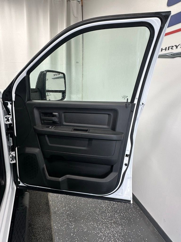 New 2026 RAM 2500 Tradesman w/ Chrome Appearance Group image 16