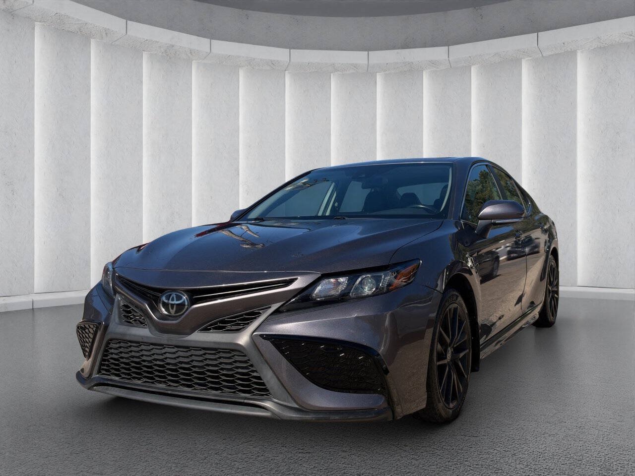 Used 2022 Toyota Camry SE w/ Cold Weather Package