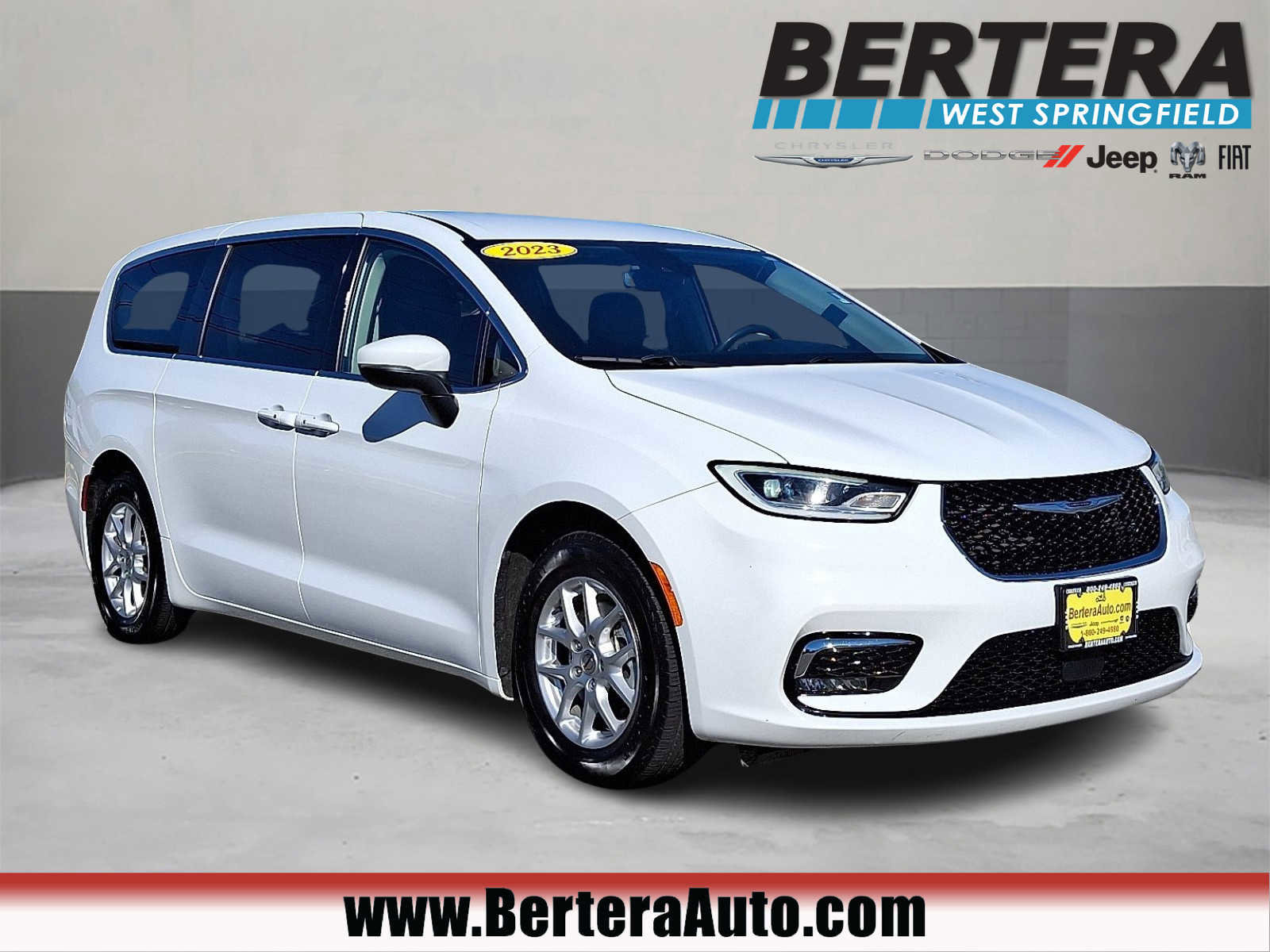 Used 2023 Chrysler Pacifica Touring-L