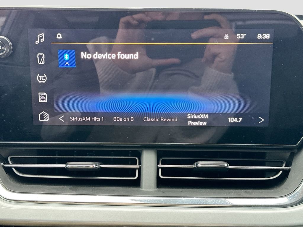 Used 2025 Chevrolet Trax LT w/ LT Convenience Package image 14