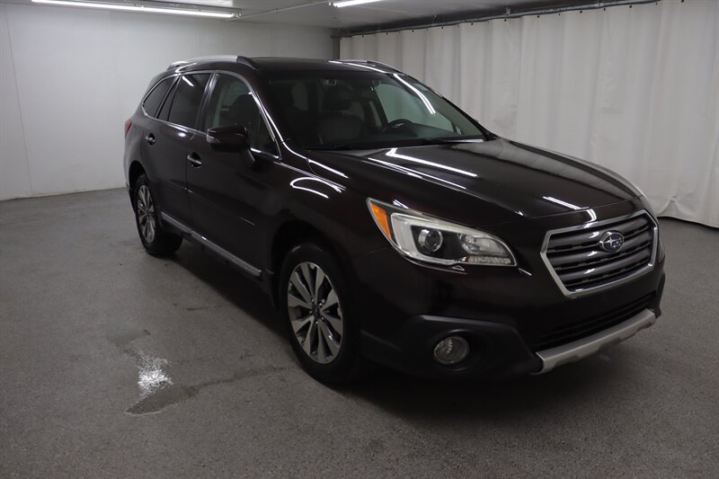 Used 2017 Subaru Outback 3.6R Touring AWD/4WD image 1