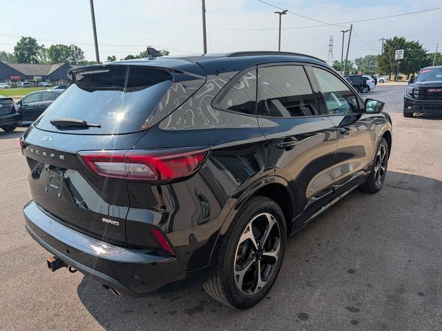 Used 2023 Ford Escape ST-Line Select w/ Tech Pack #2 AWD/4WD image 4