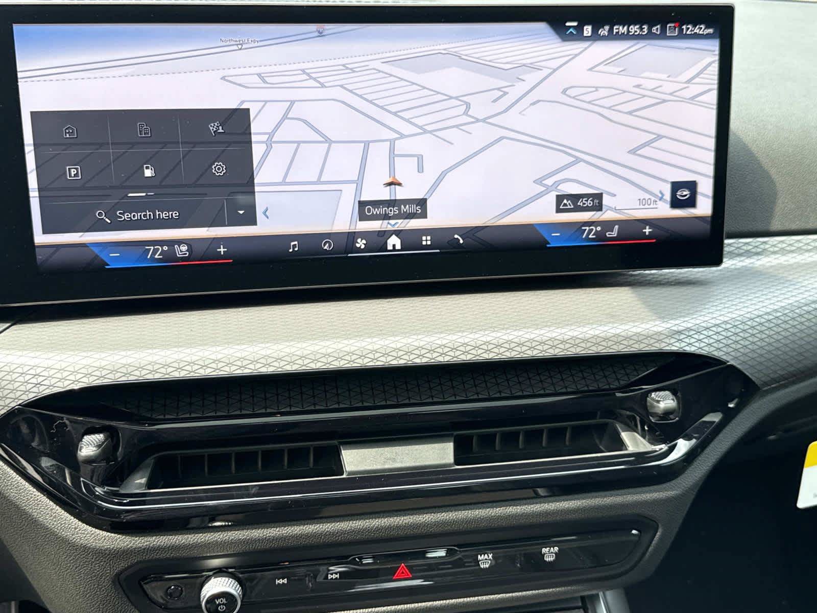 New 2026 BMW 330i xDrive Sedan w/ M Sport Package AWD/4WD image 19