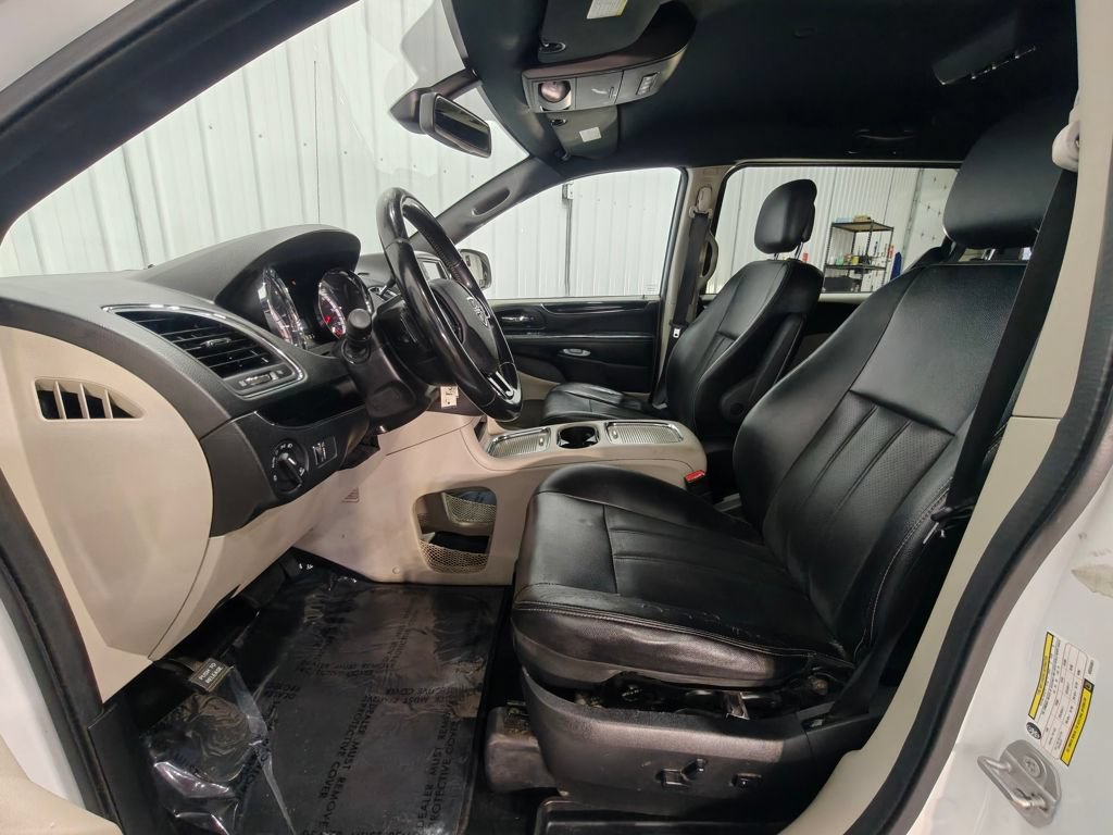 Used 2019 Dodge Grand Caravan SXT FWD image 22