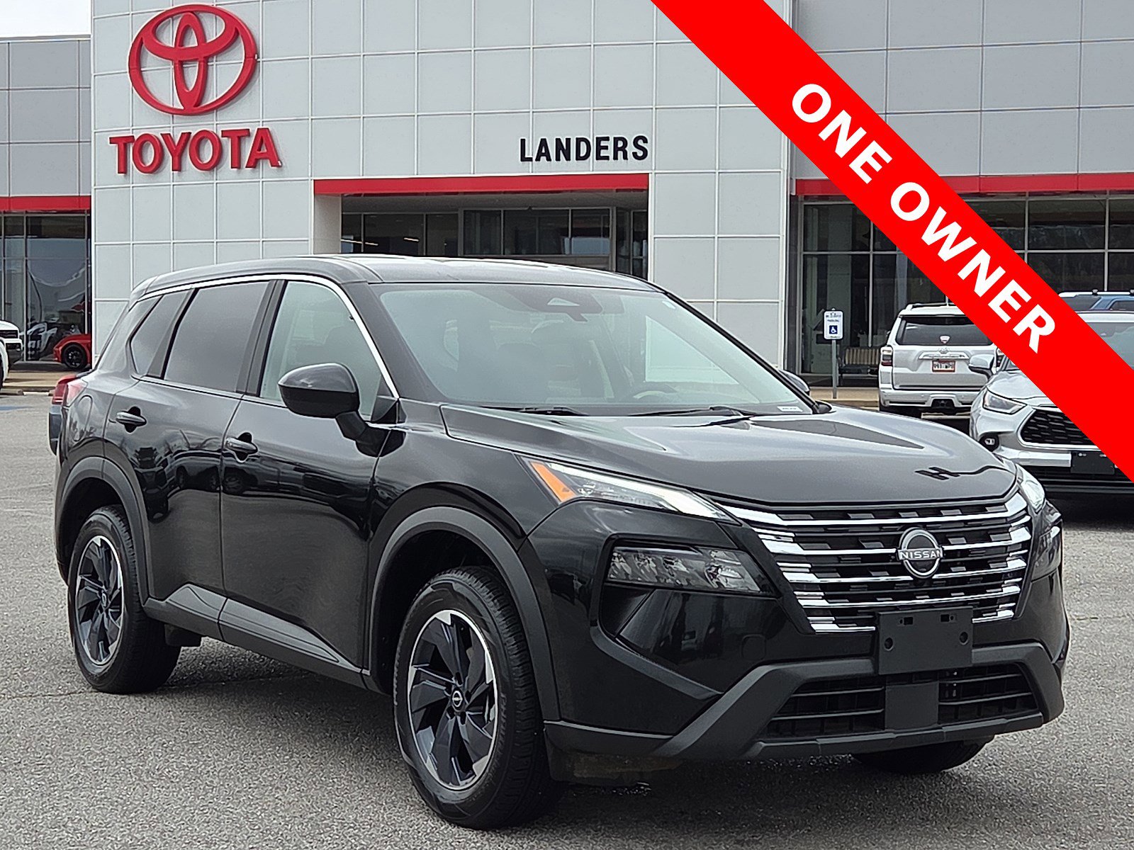 Used 2024 Nissan Rogue SV FWD image 1