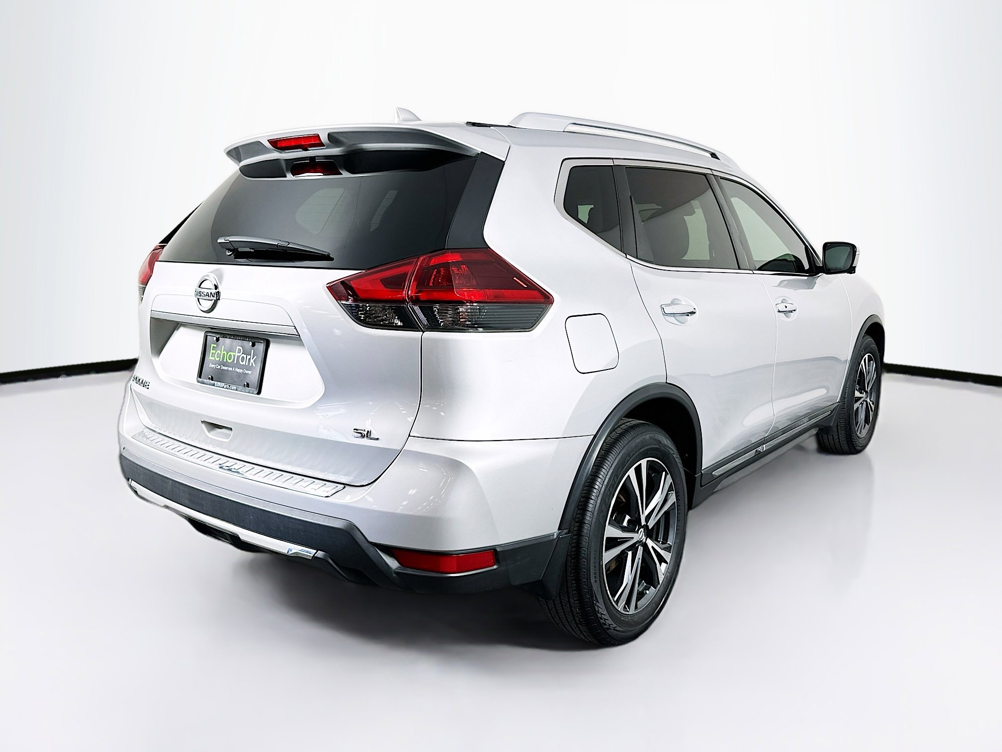 Used 2018 Nissan Rogue SL w/ Premium Package image 9