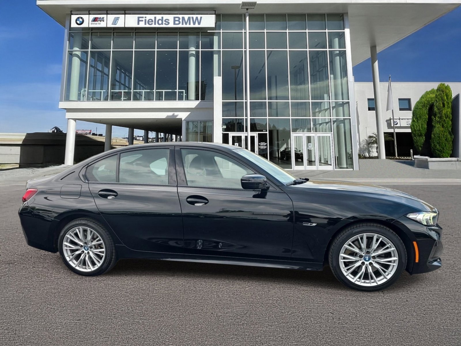 Used 2023 BMW 330e RWD image 1
